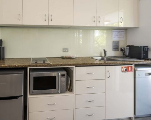 Julians-byron-bay-apt-11 (7)